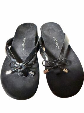 Vionic Bella Black Bow Thong Sandals with Gold Accents sz 7